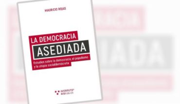 Libro “La democracia asediada” de Mauricio Rojas