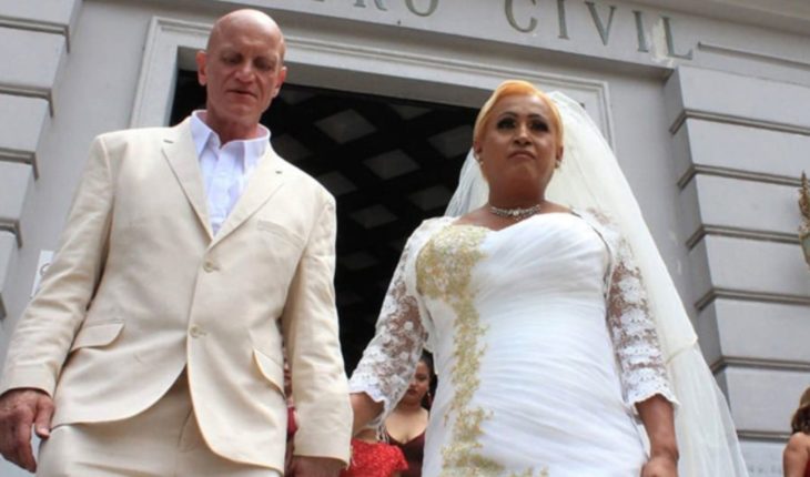 Mujer trans se casa con estadounidense en México