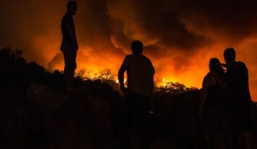 Portugal lucha contra un gran incendio en el sur del país