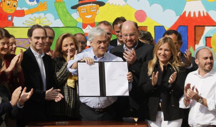 Presidente firma proyecto del nuevo Servicio de Protección a la Niñez