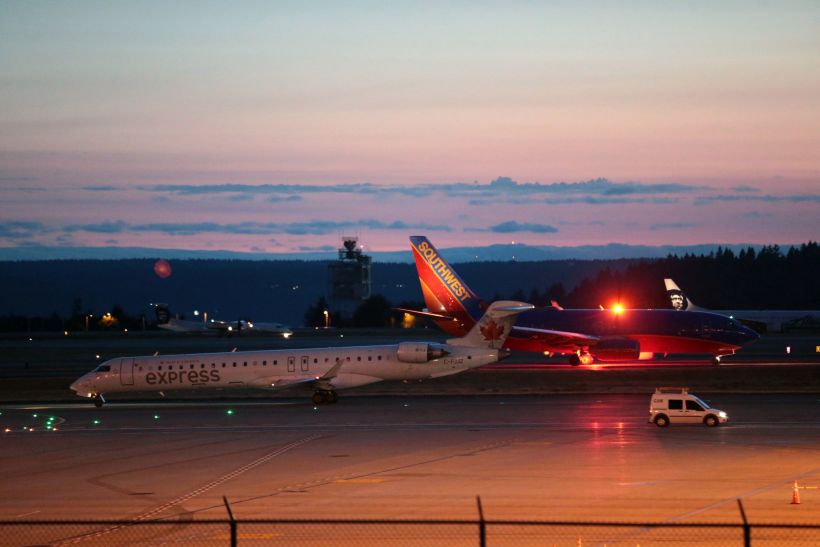 Trabajador de aerolínea robó un avión y se estrelló poco después en Estados Unidos