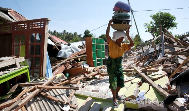 Van 387 fallecidos por terremoto en Indonesia