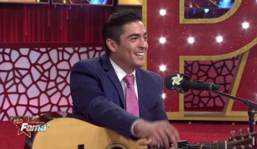 Video: Ramón Montoya tocando la guitarra y cantando en Premios Fama | Premios Fama