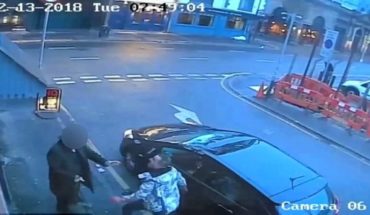 Video: hombre apuñala a su novia y se lanza del edificio
