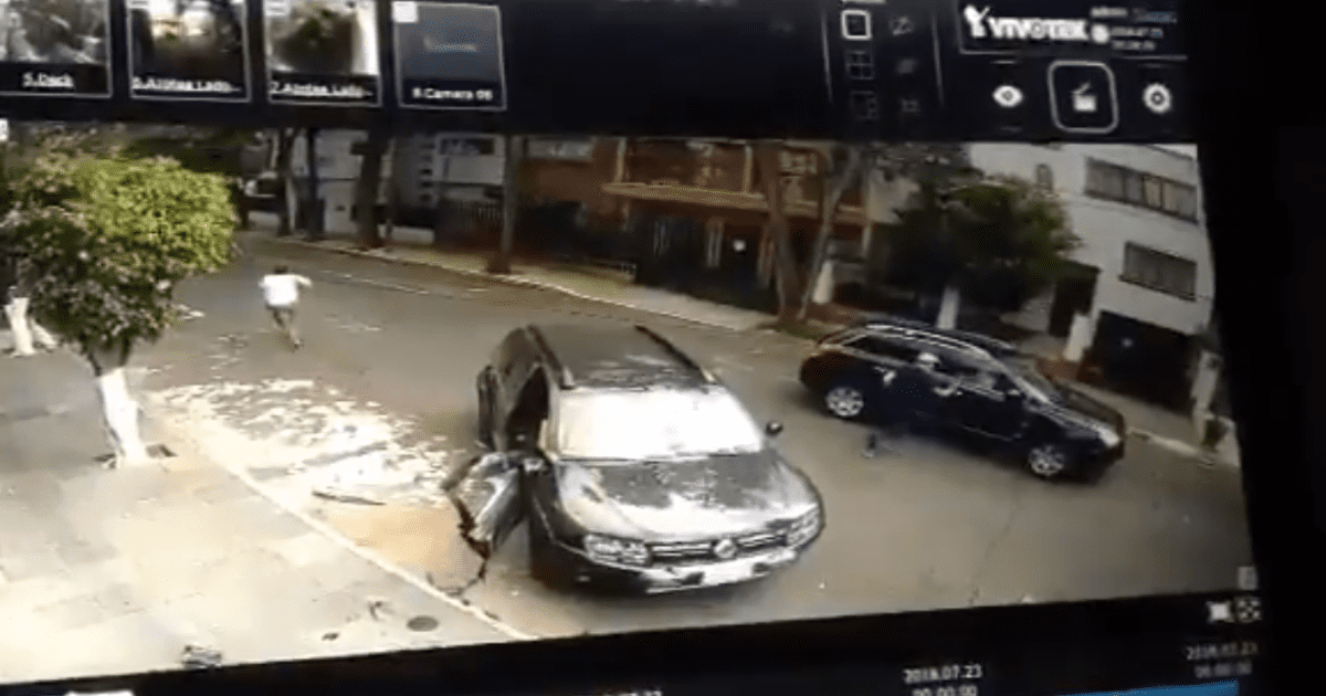 Video. Valiente conductor frustra intento de secuestro