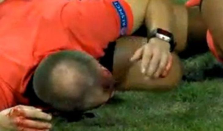 Violencia sin fin: un árbitro asistente recibió un botellazo en un partido de Europa League