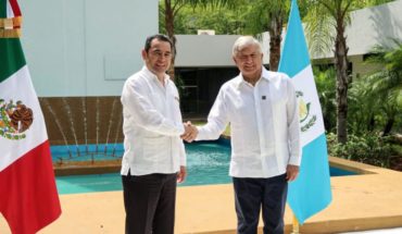 translated from Spanish: AMLO acuerda con Guatemala plan para frenar migración