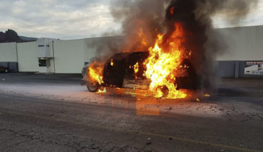 translated from Spanish: Apparent fault in electrical system, burns down values in Jacona, Michoacán truck