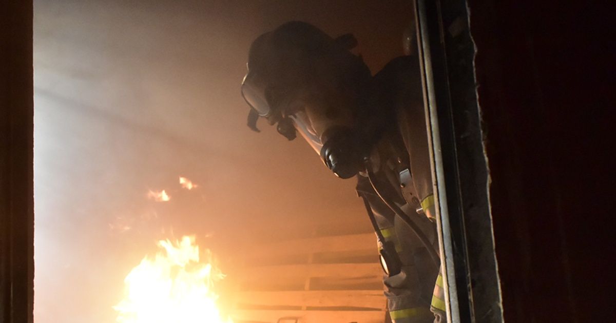 Carries out practical fire of fires in closed
