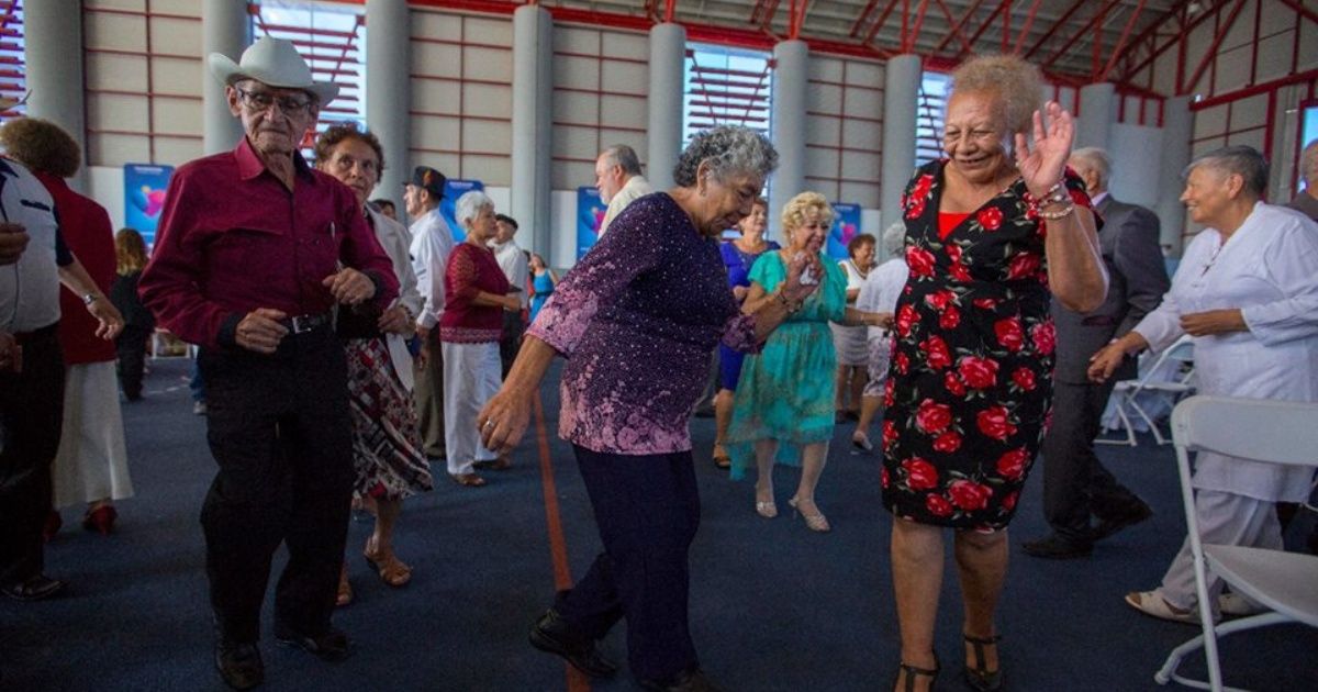 Celebran el Día del Abuelo mil 500 adultos mayores de Tijuana