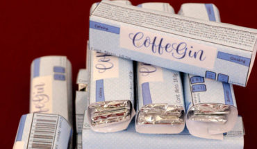 translated from Spanish: “Cofee Gin” a gum that reduces stress and fatigue