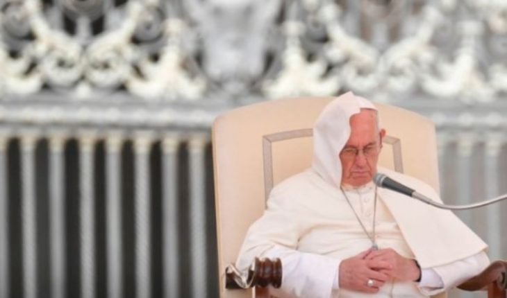 translated from Spanish: Cuáles son las dos “batallas” que enfrenta el papa Francisco en medio de una de las mayores crisis de la Iglesia católica moderna