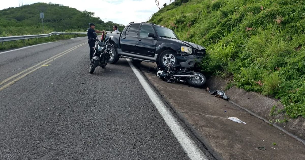 Let material losses a road accident in El Rosario