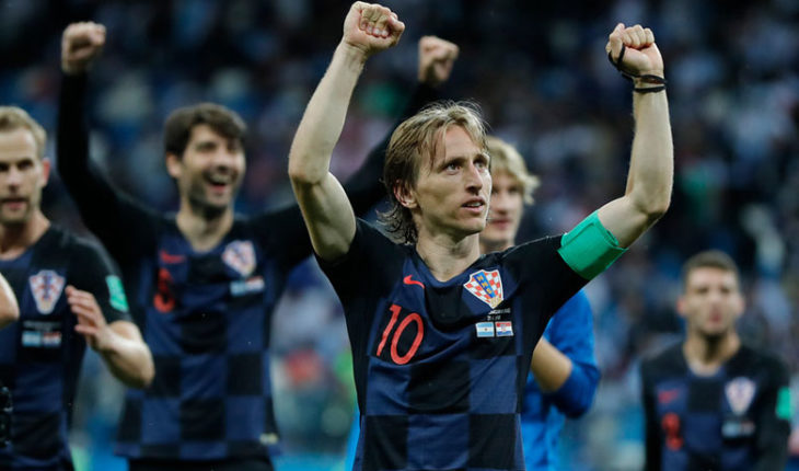 translated from Spanish: Luka Modric fue elegido el mejor jugador de Europa por la UEFA