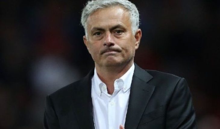 translated from Spanish: Mourinho, ¿afuera del Manchester United? Tottenham lo bailó 3 a 0 en Old Trafford