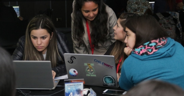 Nuevos talentos femeninos en ciberseguridad se pusieron a prueba