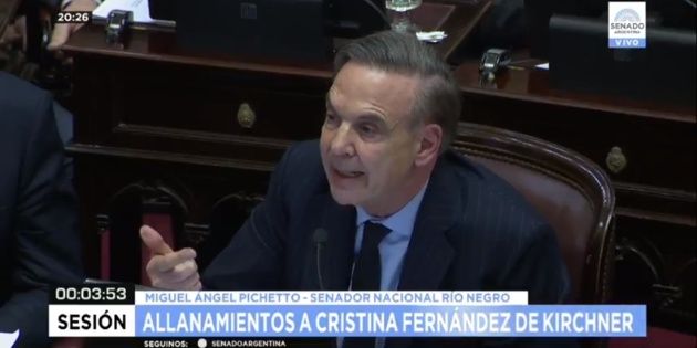 Pichetto spoke after Cristian and replied: "Stay quiet that you will be able to be a candidate"