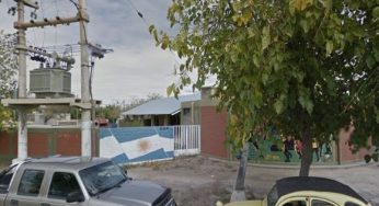 translated from Spanish: She goes to school with police custody by threats from her ex-boyfriend