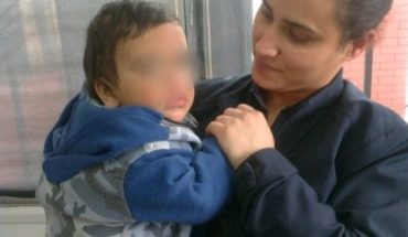 translated from Spanish: They abandoned a baby for a year and left a note