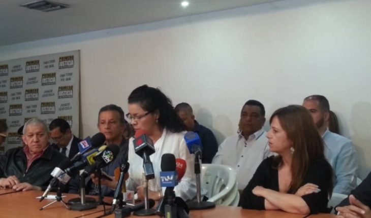 translated from Spanish: Venezuelan opposition front called on Dole supports and prepares national strike