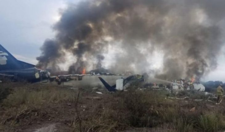 “El milagro de Durango”: cómo lograron sobrevivir las 103 personas que iban a bordo del avión AM2431 accidentado en México