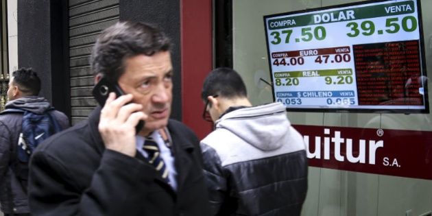 ¿A cuánto cerró el dólar después de los anuncios de Macri y Dujovne?