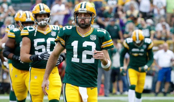 Aaron Rodgers vuelve a jugar con los Packers tras entrenar el sábado