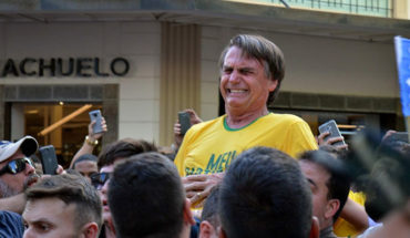 Apuñalan en acto de campaña al candidato a la presidencia de Brasil, Jair Bolsonaro