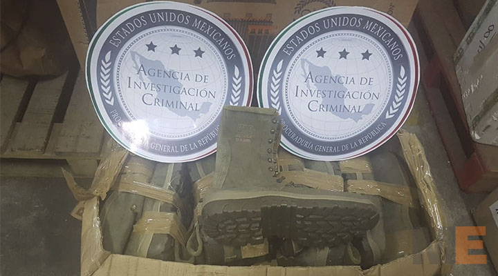 Aseguran botas apócrifas del Ejército Mexicano en empresa de paquetería en Morelia