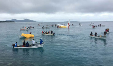 Avión se saltó la pista y aterrizó en una laguna en Micronesia: los ocupantes salieron ilesos
