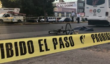 Camión urbano embiste a ciclista en la Ejército Mexicano
