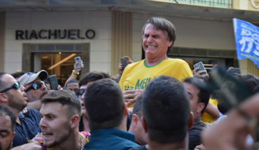 Candidato brasileño está estable tras ser acuchillado