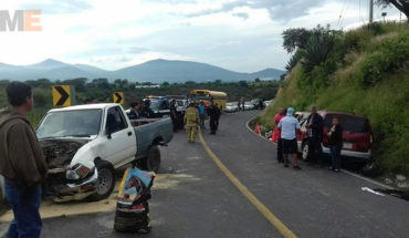Choque de frente sobre carretera Zamora-Morelia, deja un muerto y cuatro lesionados