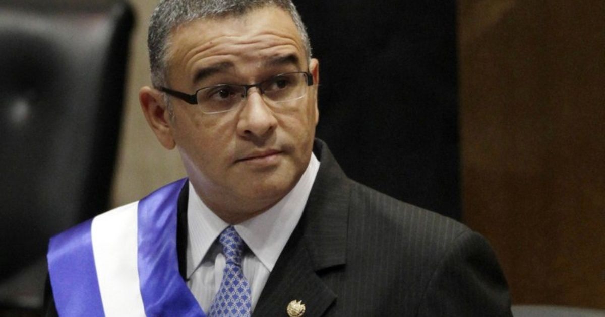 El Salvador: piden la extradición del expresidente Funes