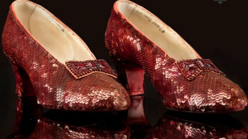 Encontraron los zapatos rojos de Dorothy del "Mago de Oz" después de 13 años