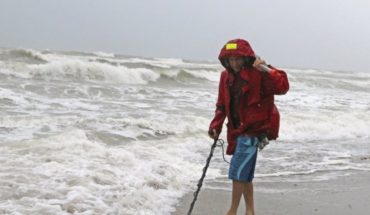 Gordon azota el sur de Florida con fuertes vientos y lluvias