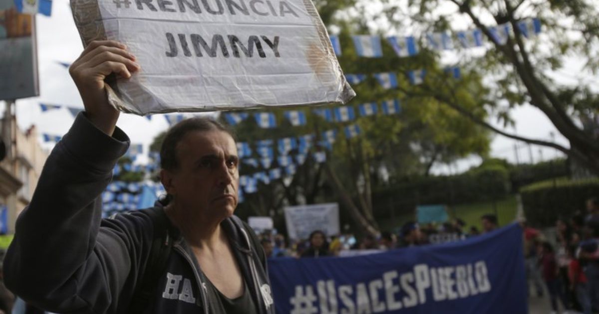 Guatemala: Morales arremete contra la prensa