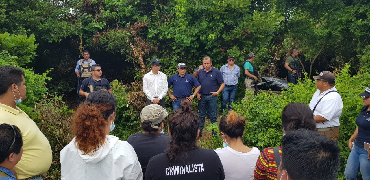 Indagan presunto vínculo de policía de Duarte con hallazgo de 166 cráneos en fosa de Veracruz