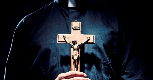 Informe de Iglesia católica alemana revela 3.677 abusos sexuales desde 1946