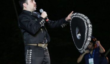 Juan Colín le abrirá concierto a los Plebes del rancho en Culiacán