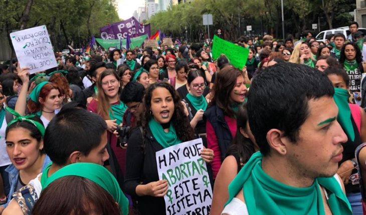La marea verde en la CDMX: mujeres marchan por la legalización del aborto en México