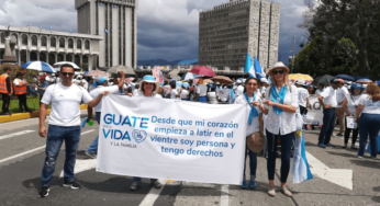Miles de guatemaltecos marchan en contra del aborto 