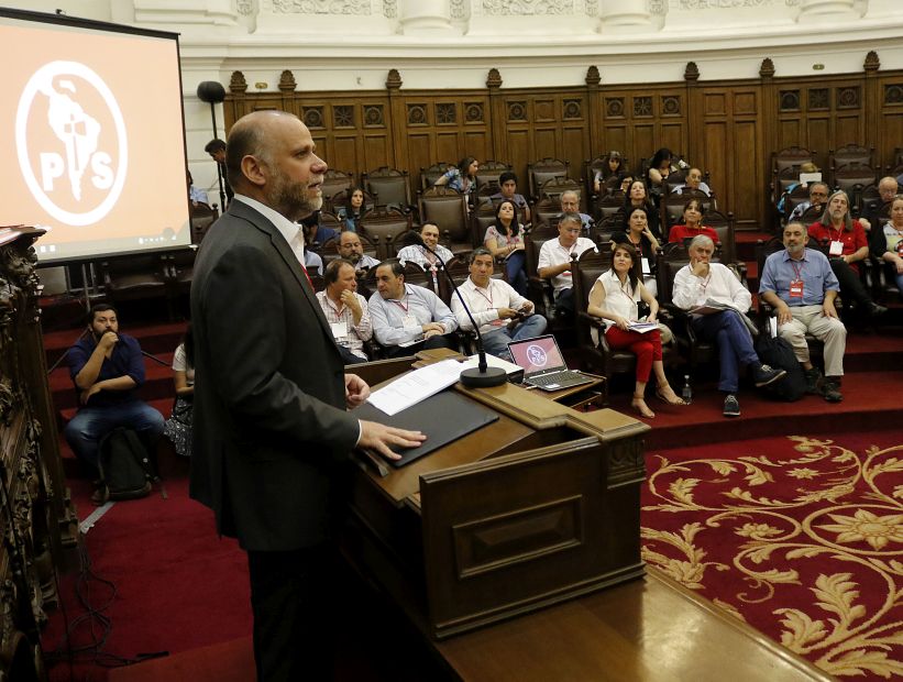 Parlamentarios de oposición rechazaron declaraciones de Piñera y aseguraron que no han "sido un obstáculo"