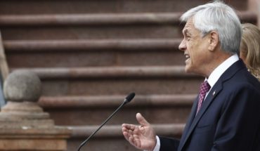 Piñera recibe duras críticas por su giro a la derecha y su contextualización del golpe militar
