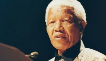 Polémica en Sudáfrica por retrato de Mandela haciendo el saludo nazi
