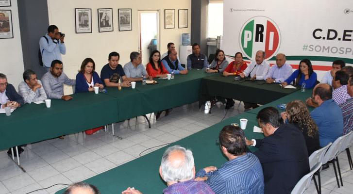 Presidente del CDE del PRI Michoacán Víctor Silva Tejeda, se reúne con secretarios del partido