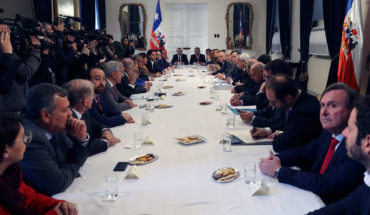 Presidente se reunió con jefes de partidos y parlamentarios por fallo de La Haya