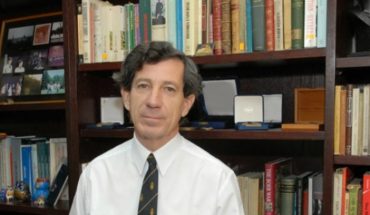 Profesionales envían cartas de apoyo al profesor Gonzalo Rojas ante acusación por acoso