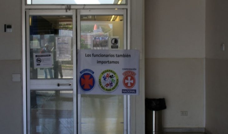 Quintero: Funcionarios del hospital en alerta por sobrecarga para atender la crisis y apuntan al Minsal
