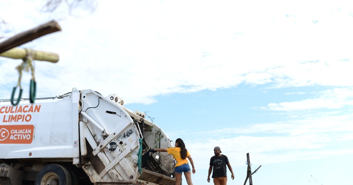 Recogen una increíble cantidad de basura en playa de Sinaloa